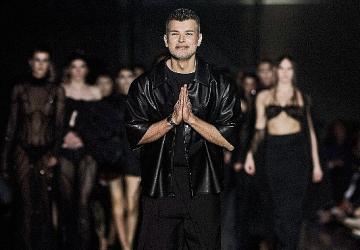 Cihan Nacar'dan Bakü'de Görkemli Çıkış: Tüm Gücüyle 'Siyah' Sahnede!