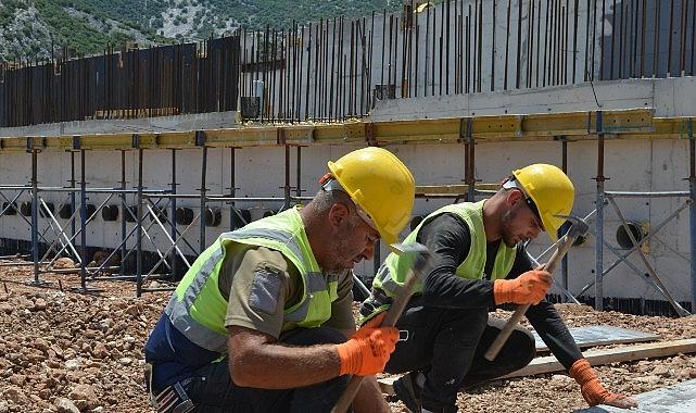 Antalya'nın Su Altyapısına 1 Milyar 250 Milyon TL'lik Dev Yatırım Antalya'nın Su Altyapısına 1 Milyar 250 Milyon TL'lik Dev Yatırım