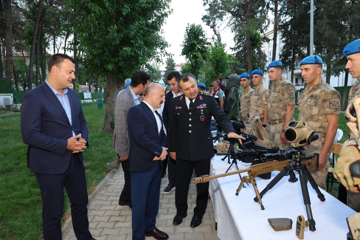Vali Dr. Osman Varol, Jandarma Teşkilatının 186. Kuruluş Yıl Dönümünü kutladı Vali Dr. Osman Varol, Jandarma Teşkilatının 186. Kuruluş Yıl Dönümünü kutladı