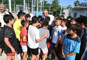 Başkan Topaloğlu'ndan futbolculara mangal
