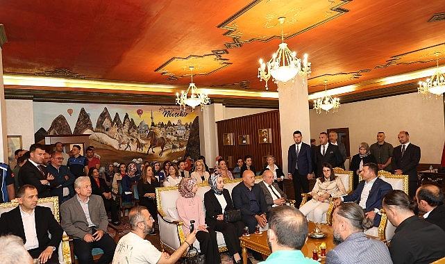 Başkan Arı, Vatandaşlarla ve Personelle Bayramlaştı Başkan Arı, Vatandaşlarla ve Personelle Bayramlaştı
