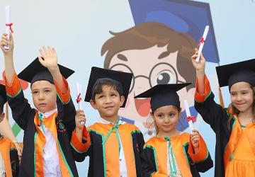 Ahlatlıbel'de Çankayalı Çocukların Mezuniyet Sevinci