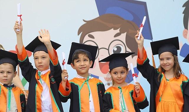 Ahlatlıbel'de Çankayalı Çocukların Mezuniyet Sevinci Ahlatlıbel'de Çankayalı Çocukların Mezuniyet Sevinci