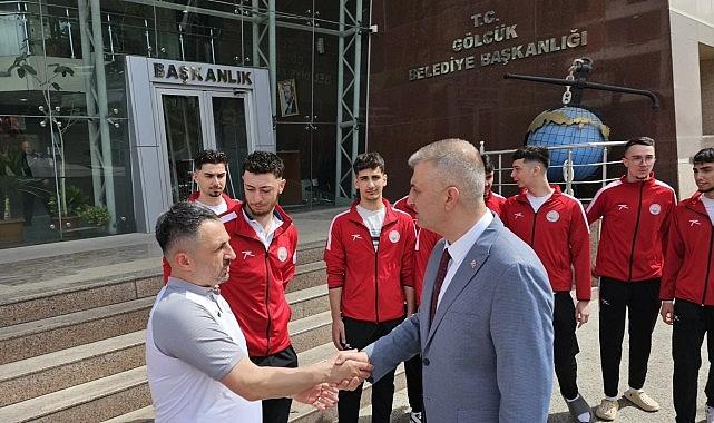 Gölcük Belediyespor Voleybol Takımı'nın hedefi Türkiye Şampiyonası Gölcük Belediyespor Voleybol Takımı'nın hedefi Türkiye Şampiyonası
