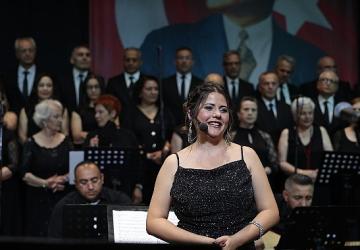 Konak'ta türkü şöleni