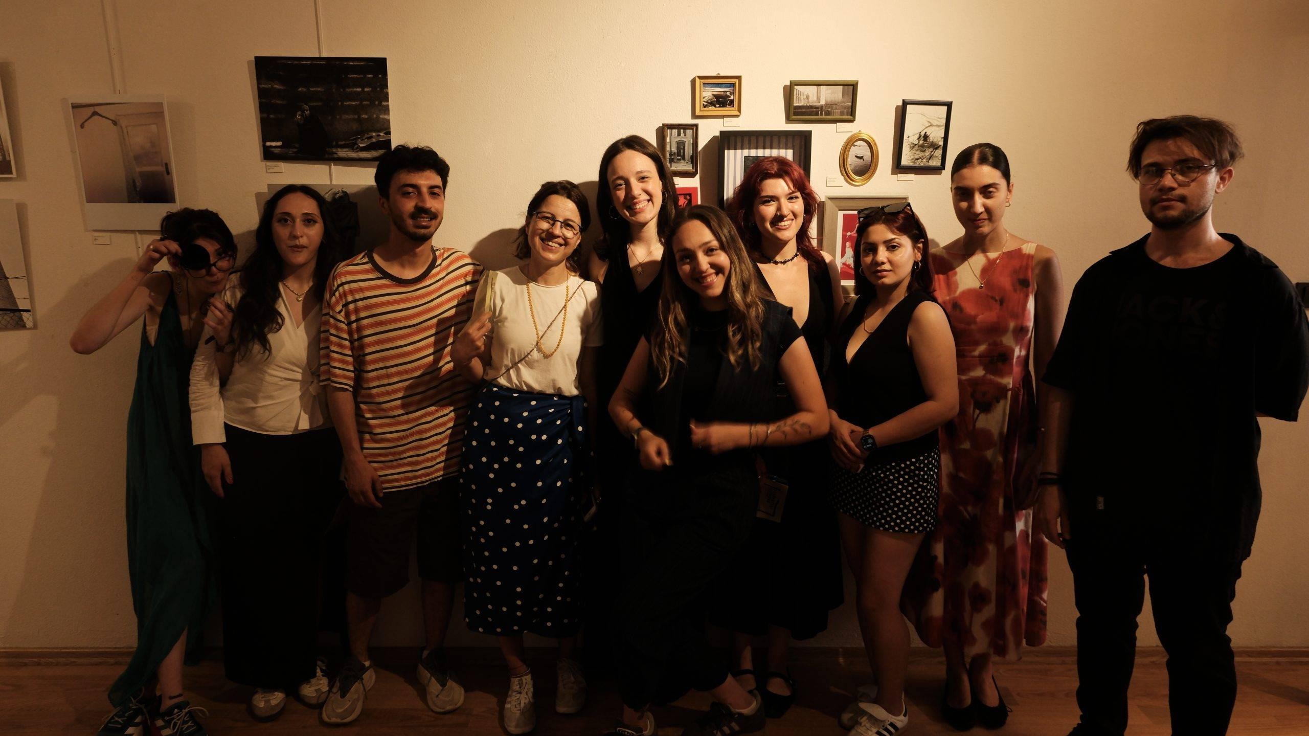Görünmezde Gezinmek Sergisi İzmir’de Açıldı Görünmezde Gezinmek Sergisi İzmir’de Açıldı
