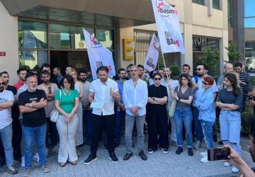 KRT çalışanları iş bıraktı: ‘Yoksulluğu haber yapanlar, açlıkla yüz yüze bırakıldı’ - Videolu Haber