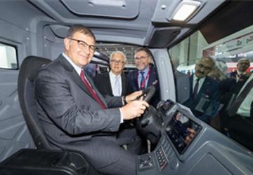 Tugay: İzmir enerjide Türkiye'nin başkenti olma yolunda ilerliyor