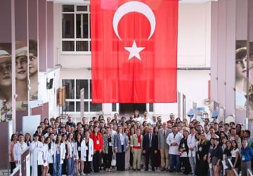 DEÜ'de Gençlik Sempozyumu ve Bilim Sanat Şenliği Coşkusu