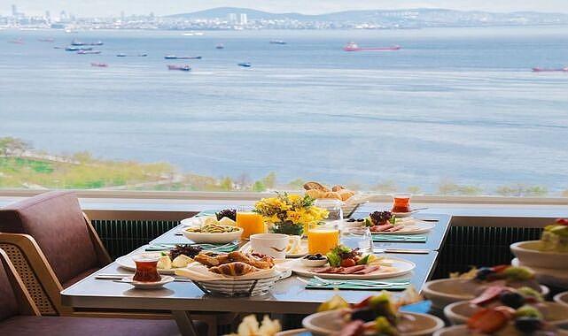 Anneler Günü'nde Marmara Denizi Manzarasında Brunch Keyfi: Sky167'de Annenize Lezzetle Taçlanan Bir Gün Hediye Edin! Anneler Günü'nde Marmara Denizi Manzarasında Brunch Keyfi: Sky167'de Annenize Lezzetle Taçlanan Bir Gün Hediye Edin!