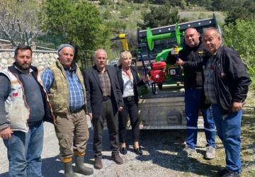 İzmir’de Çiftçilere Destek: İlaçlama Makinesi Dağıtıldı