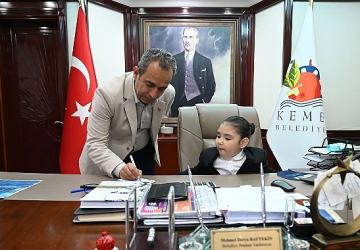 Gençler ve çocuklar mecliste buluştu