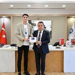 Başkan Böcek'e “Genç Kart"ı anlattı