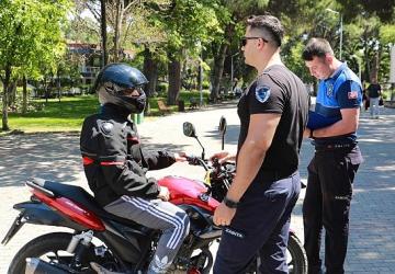 Burhaniye Belediyesi Zabıta Trafik Ekiplerinden sıkı denetim