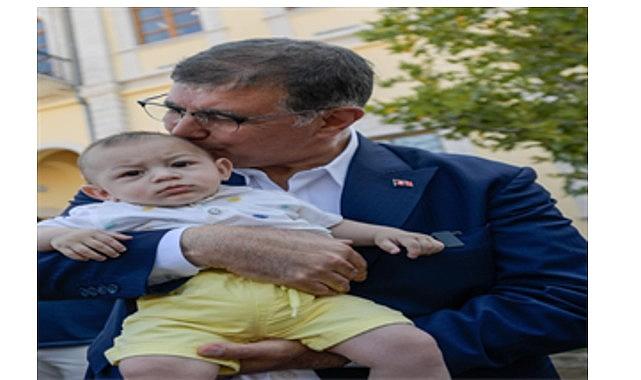 Devrilen çınar ağacı yerine yenisi dikildi Devrilen çınar ağacı yerine yenisi dikildi
