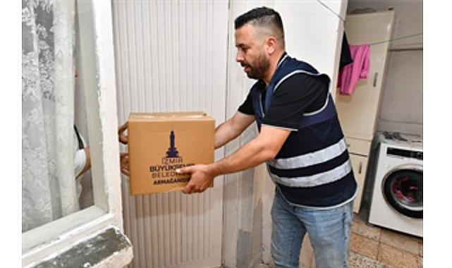 İzmir'de ihtiyaç sahipleri ve emekliler unutulmadı