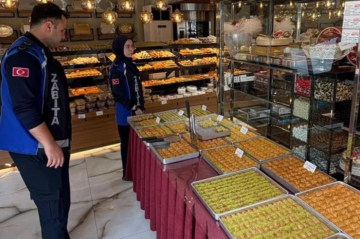 Gebze’de Tatlı Üretim ve Satış Noktalarına Sıkı Denetim Gebze’de Tatlı Üretim ve Satış Noktalarına Sıkı Denetim