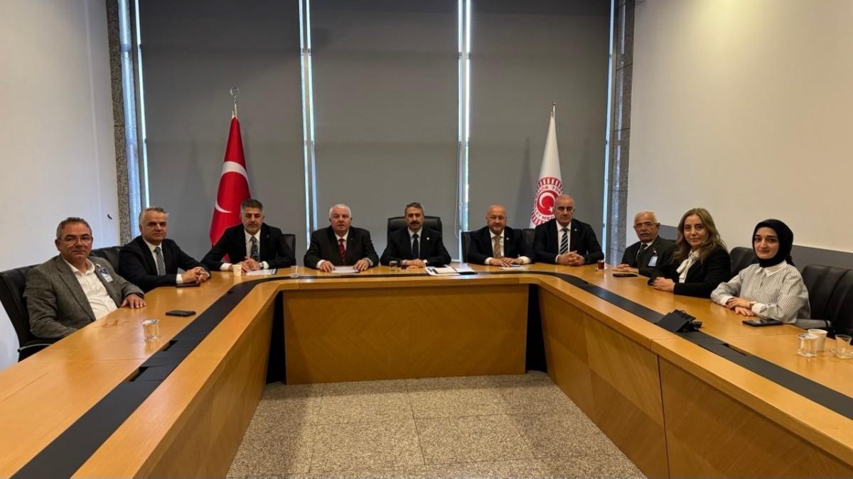 Adıyaman Platformu Milletvekilleriyle TBMM'de buluştu: 'Tek derdimiz Adıyaman' Adıyaman Platformu Milletvekilleriyle TBMM'de buluştu: 'Tek derdimiz Adıyaman'