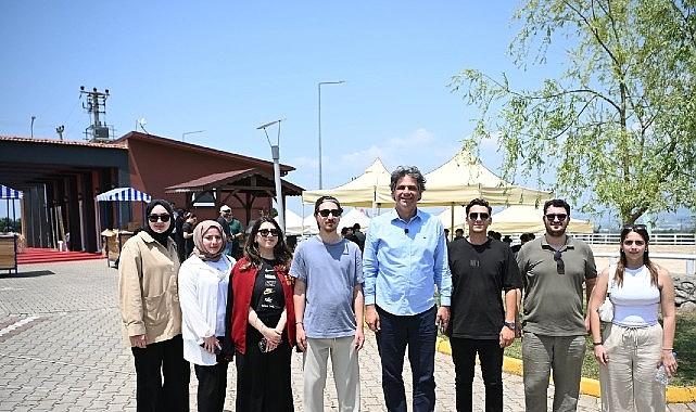 Kartepeli Gençler Ata Binerek Stres Attı Kartepeli Gençler Ata Binerek Stres Attı