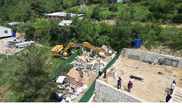 İnegöl Belediyesi Kaçak Yapı ile Mücadelesini Sürdürüyor İnegöl Belediyesi Kaçak Yapı ile Mücadelesini Sürdürüyor