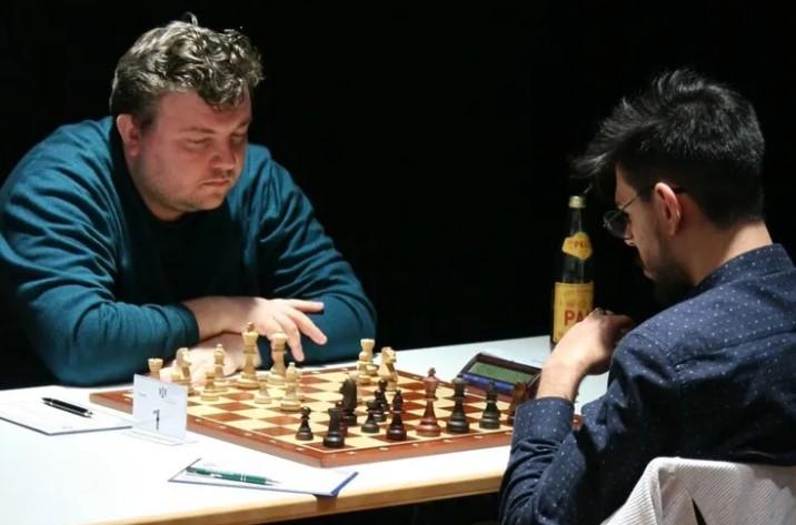 Muğlalı Satranç Sporcusu Hakan Turgut, Almanya'da İkincilik Elde Etti Muğlalı Satranç Sporcusu Hakan Turgut, Almanya'da İkincilik Elde Etti