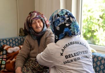 Evde Sağlık Hizmetleri Devam Ediyor