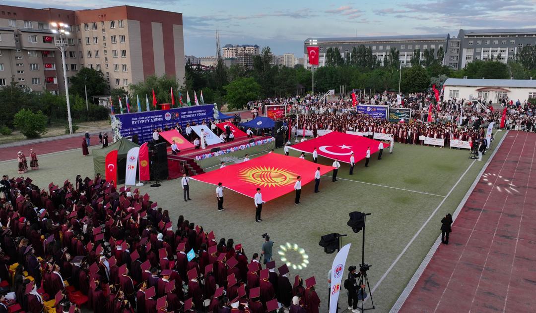 Manas Üniversitesi 1072 öğrenci mezun etti Manas Üniversitesi 1072 öğrenci mezun etti