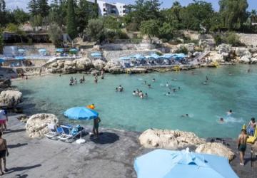 Mersin’de Halk Plajlarında Yaz ve Bayram Hazırlıkları Tamam
