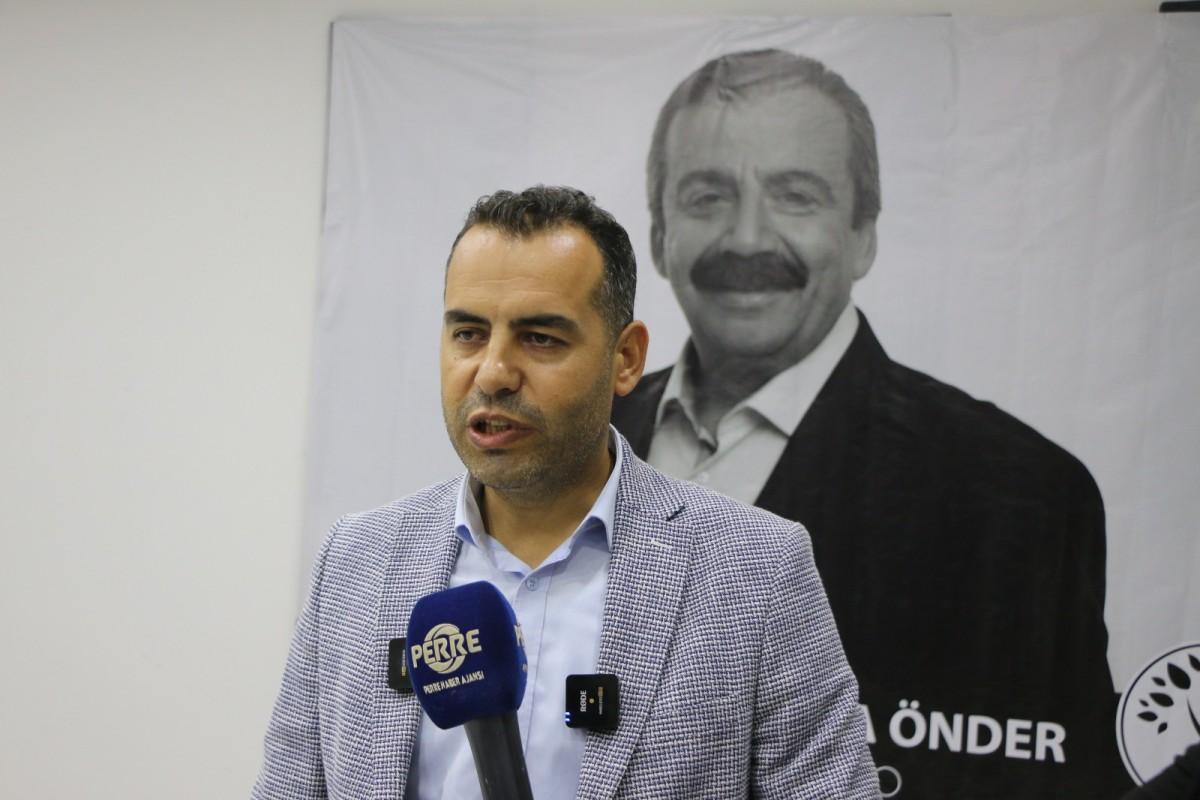 DEM Parti’li Coşkun: ‘Sırrı Yoldaş bir Türk, bir Sünni olarak, Kürtlerin ve Alevilerin mücadelesine hep destek oldu’ - Videolu Haber DEM Parti’li Coşkun: ‘Sırrı Yoldaş bir Türk, bir Sünni olarak, Kürtlerin ve Alevilerin mücadelesine hep destek oldu’ - Videolu Haber