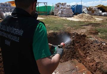 Büyükşehir, kurban pazar yerlerini ilaçlıyor