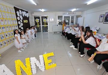 'Mutlu Çocuklar'dan annelere sürpriz