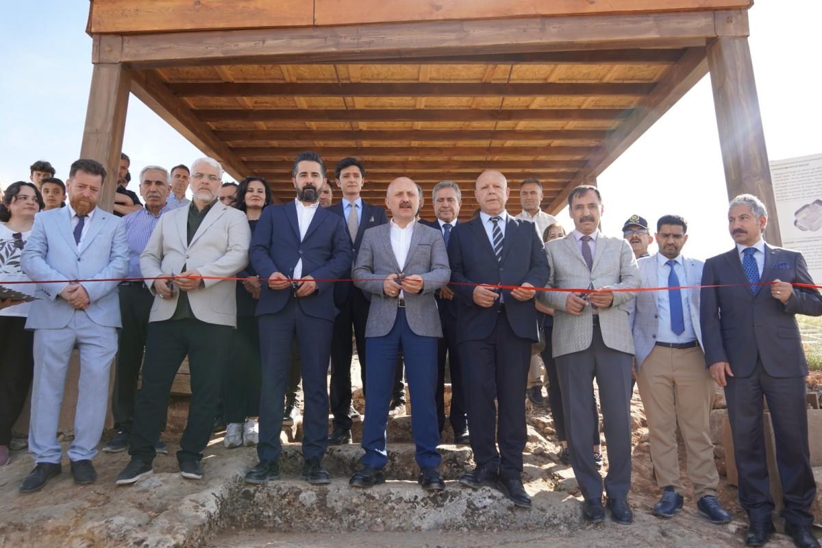 2025 yılı kazı sezonu başladı: Vali Dr. Varol: ‘Perre, Adıyaman’ın en önemli değerlerinden biri’ - Videolu Haber 2025 yılı kazı sezonu başladı: Vali Dr. Varol: ‘Perre, Adıyaman’ın en önemli değerlerinden biri’ - Videolu Haber