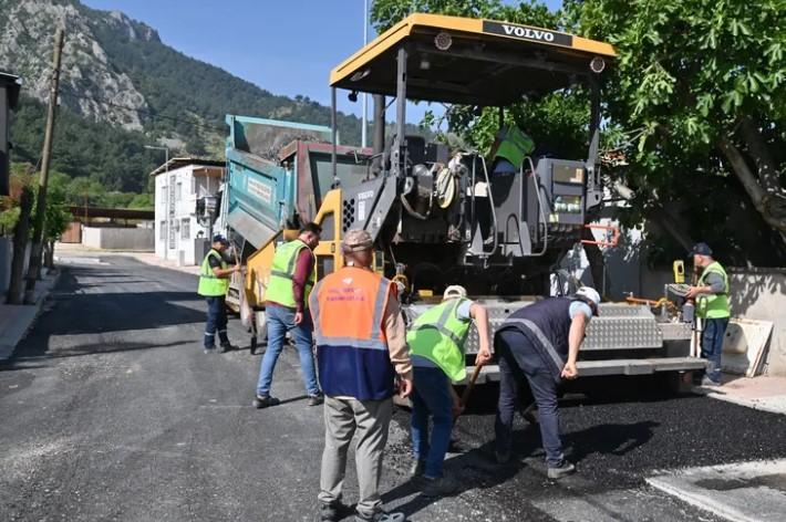 Manisa Büyükşehir’den Mahallelere Asfalt Hamlesi Manisa Büyükşehir’den Mahallelere Asfalt Hamlesi