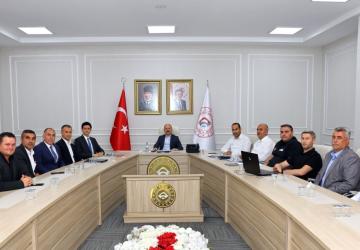 Vali Varol, Köy muhtarlarıyla bir araya geldi
