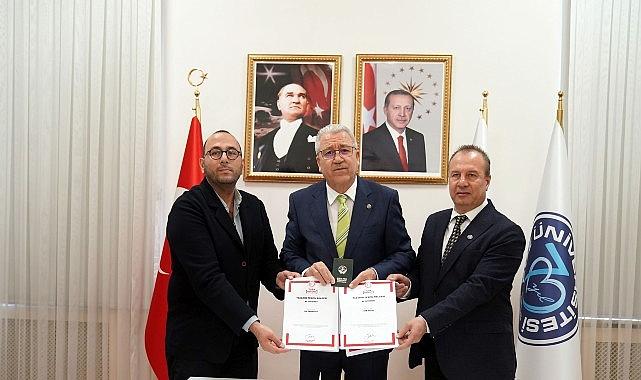 Efeler Yolu'nun iki ayrı tasarımı Türk Patent ve Marka Kurumu tarafından tescillendi Efeler Yolu'nun iki ayrı tasarımı Türk Patent ve Marka Kurumu tarafından tescillendi