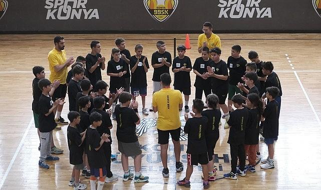 Büyükşehir'in Basketbol Altyapı Seçmeleri Büyük İlgi Gördü Büyükşehir'in Basketbol Altyapı Seçmeleri Büyük İlgi Gördü