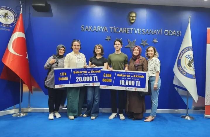 "Sakarya ve Ekmek" Temalı Yazılara Ödül Yağdı "Sakarya ve Ekmek" Temalı Yazılara Ödül Yağdı