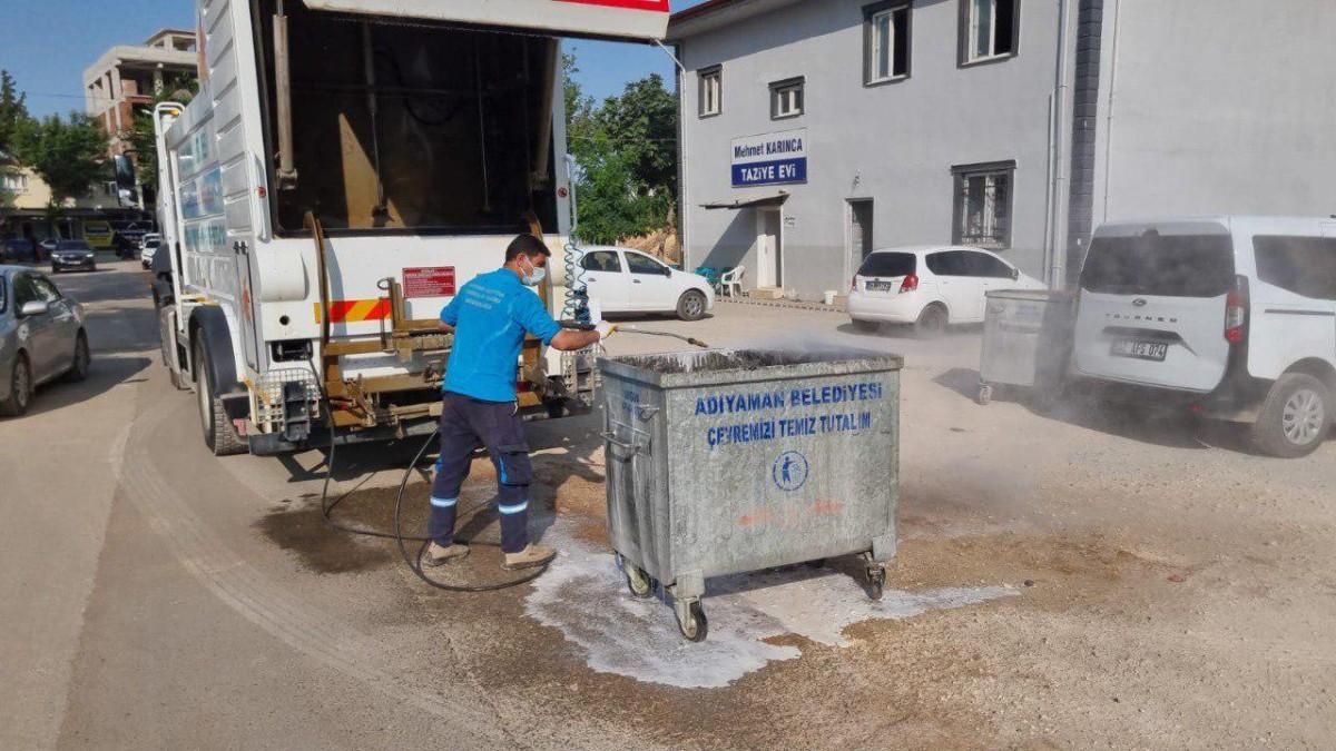 11 bin ton köpüklü su, 7 bin çöp konteyneri, 3 bin 500 ton atık temizlendi - Videolu Haber 11 bin ton köpüklü su, 7 bin çöp konteyneri, 3 bin 500 ton atık temizlendi - Videolu Haber