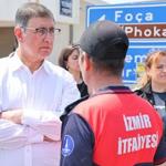 Başkan Tugay Foça'da yangın bölgesinde