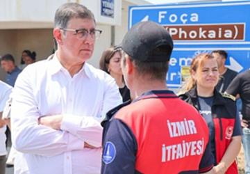 Başkan Tugay Foça'da yangın bölgesinde
