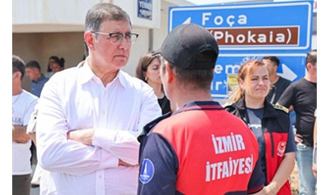 Başkan Tugay Foça'da yangın bölgesinde Başkan Tugay Foça'da yangın bölgesinde