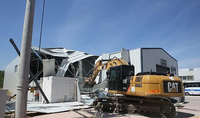 Yaylacık Mahallesi'nde 2 kaçak yapı yıkıldı Yaylacık Mahallesi'nde 2 kaçak yapı yıkıldı