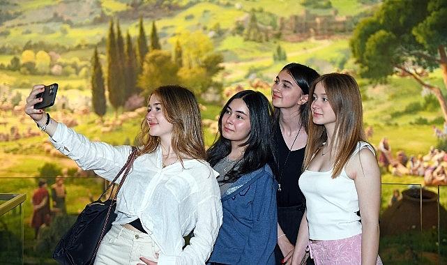 Başkan Aydın örnek liselilerle Osmangazi'de bir araya geldi