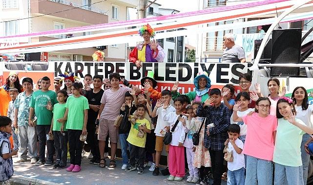 Kartepe'de Mahalle Mahalle Bayram Neşesi Kartepe'de Mahalle Mahalle Bayram Neşesi