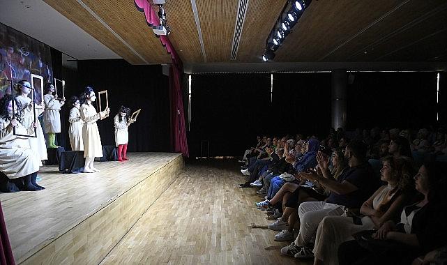 'Hiç Kimsenin Hikayesi' oyunu Osmangazi'de sahnelendi