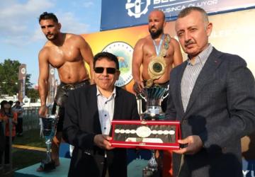 Başpehlivanlık Unvanı Kocaeli’de Orhan Okulu’ya Gitti