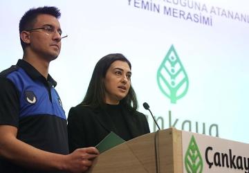 Çankaya'da "Yemin" Heyecanı: Çankaya'nın Yeni Memurları Yemin Ederek Göreve Başladı