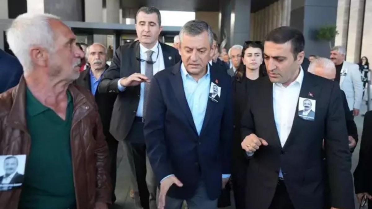 Özgür Özel’den emniyete sert tepki: 'Parçası değilse, emri parçası olandan almıştır' Özgür Özel’den emniyete sert tepki: 'Parçası değilse, emri parçası olandan almıştır'