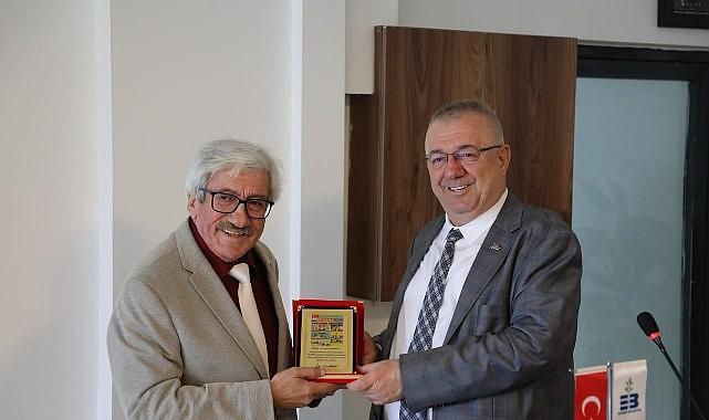 Edremit Belediye Başkanı Mehmet Ertaş bir yılı basınla değerlendirdi Edremit Belediye Başkanı Mehmet Ertaş bir yılı basınla değerlendirdi