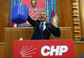 CHP Genel Başkanı Özgür Özel: ‘Bir gül bahçesinden iktidara yürümeyi kimse beklemesin’